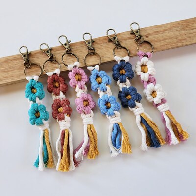 Macrame Daisy Flower Keychain Charm, Handmade Purse Key Accessory, Aesthetic Boho Gift for Women, Trendy Floral Bridal Shower Keyring Gift - image1